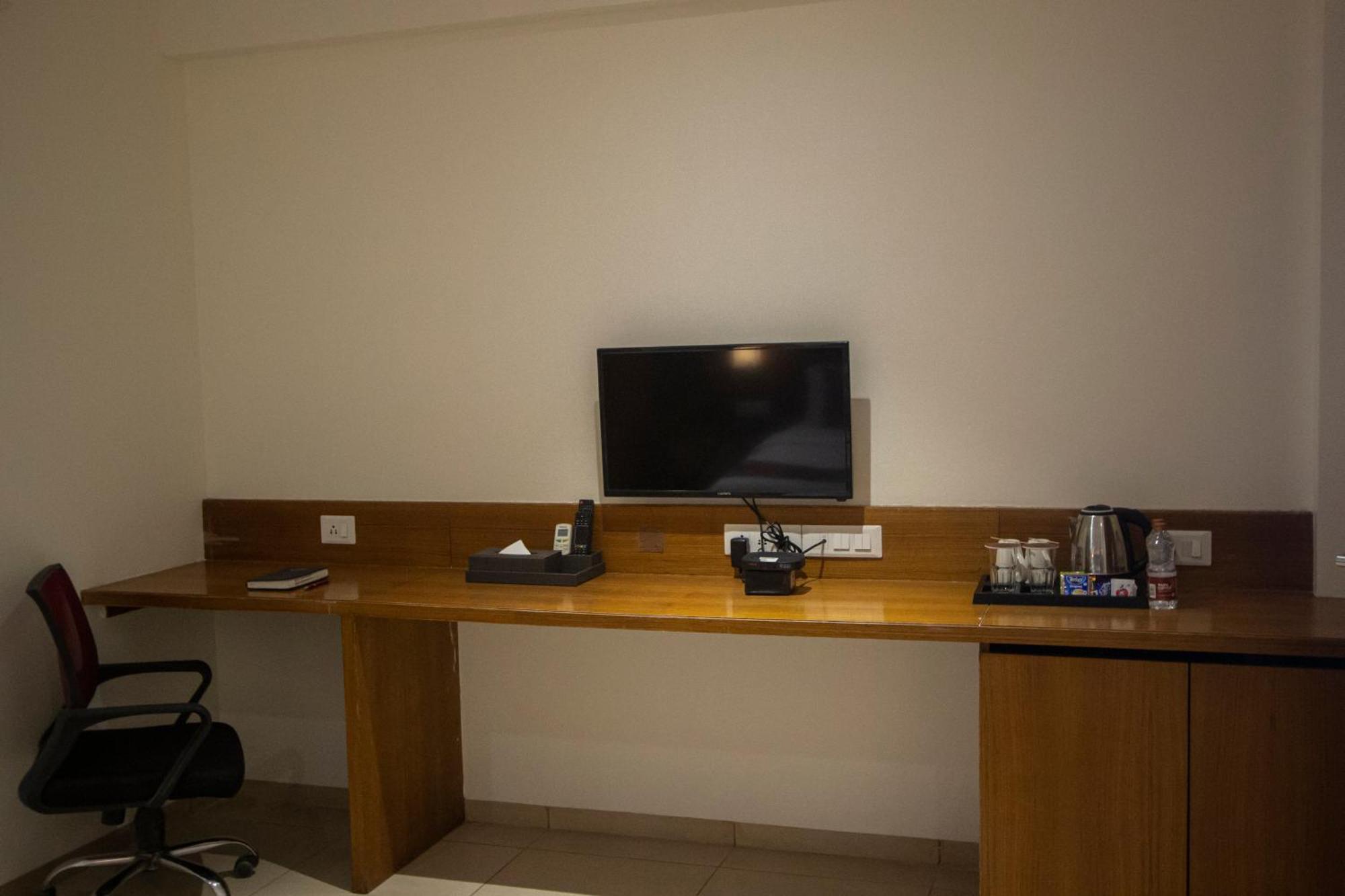 Monarch Express Chakan Hotel Luaran gambar