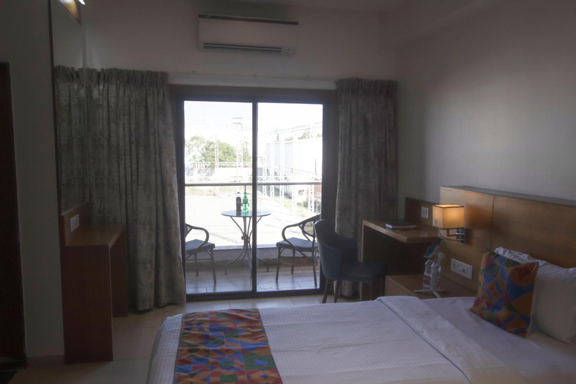 Monarch Express Chakan Hotel Luaran gambar